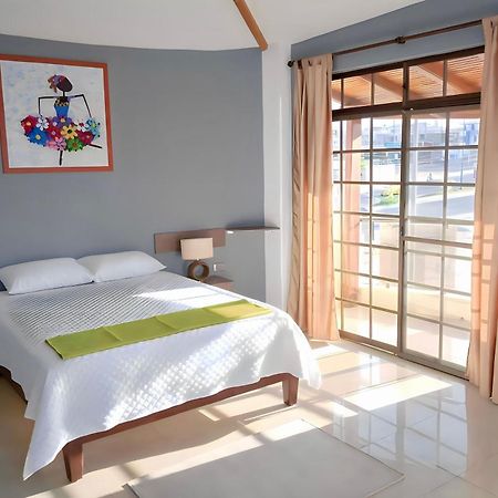 Hotel Manta Beach Madrigal Dış mekan fotoğraf
