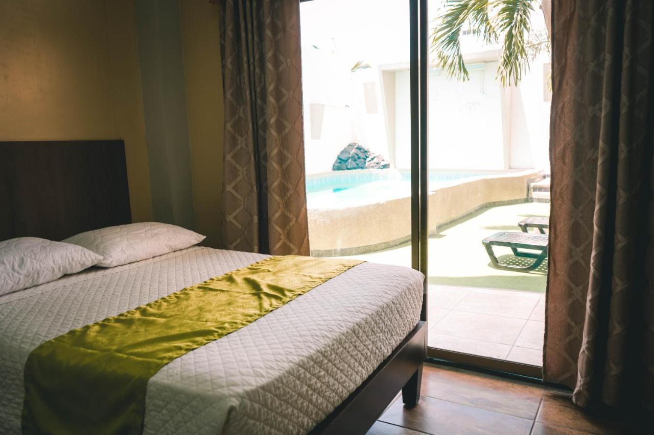 Hotel Manta Beach Madrigal Dış mekan fotoğraf