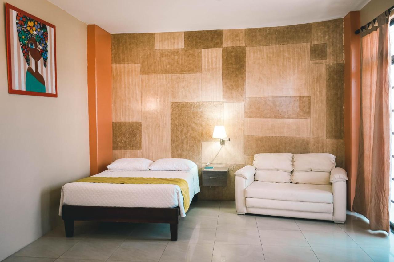 Hotel Manta Beach Madrigal Dış mekan fotoğraf