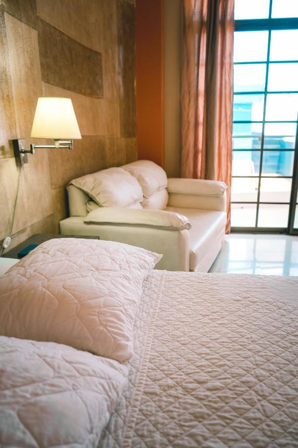 Hotel Manta Beach Madrigal Dış mekan fotoğraf